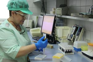 Сегодня свой профессиональный праздник отмечают специалисты лаборатории.