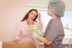 Завтра, 5 мая свой профессиональный праздник Международный день акушерки