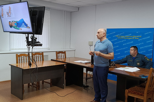 Жизненно важные навыки при транспортировке пострадавших: лекция для отряда МЧС Когалыма 