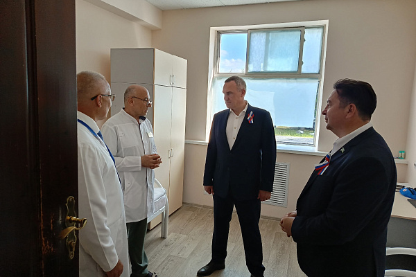 Губернатор Югры посетил отделение скорой помощи в Когалыме