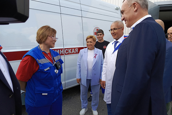 Губернатор Югры посетил отделение скорой помощи в Когалыме